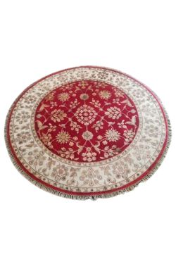 Red bee tee round carpet