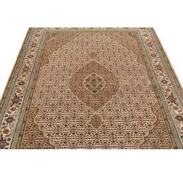 Ivory Bidjar Handmade Woolen Area Rug