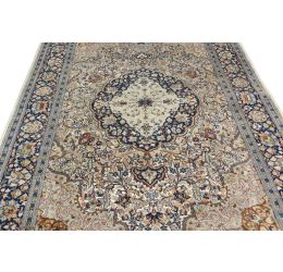 Open Medallion Kashan Woolen Rug